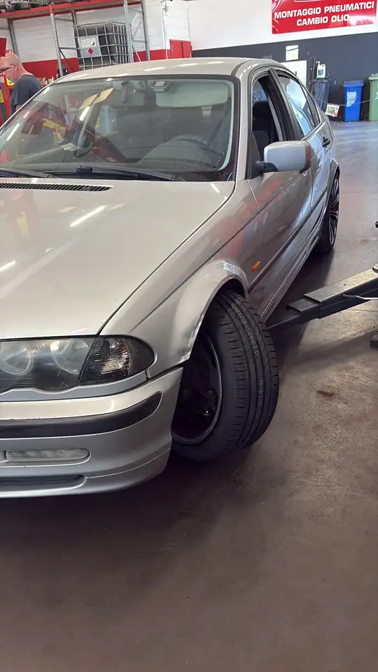 BMW 318i, foto 7