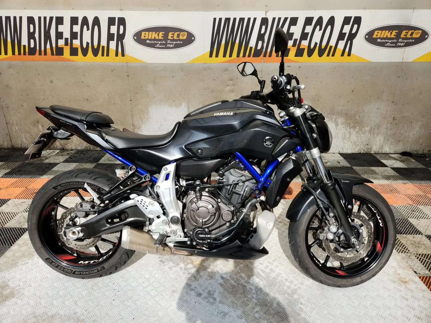 Yamaha MT-07 Gris - 1