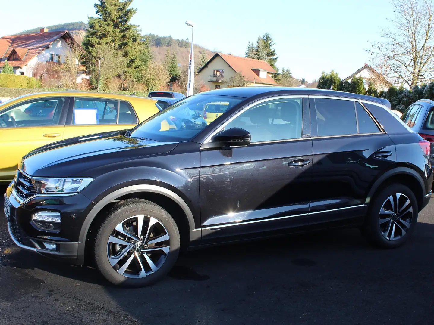 Volkswagen T-Roc HU+AU+INSP. NEU, 2. Hand, 62500 km, viele Extras Noir - 2