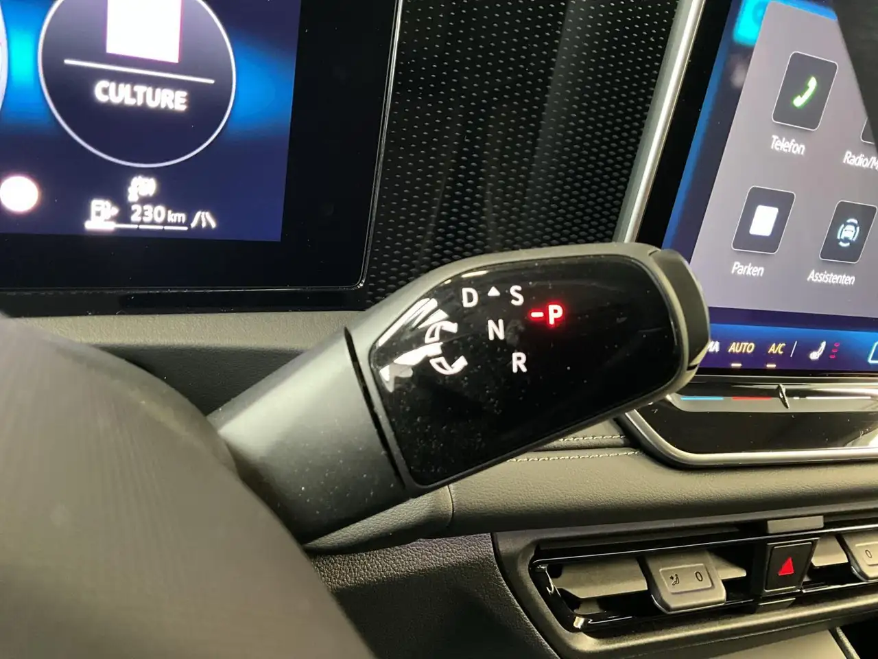 Volkswagen Tiguan Life+DSG+P.Design+P.Confort 12