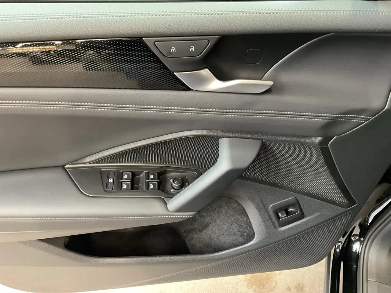 Volkswagen Tiguan Life+DSG+P.Design+P.Confort 14