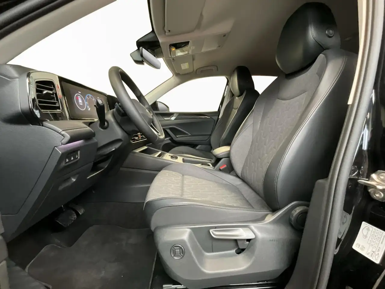 Volkswagen Tiguan Life+DSG+P.Design+P.Confort 9