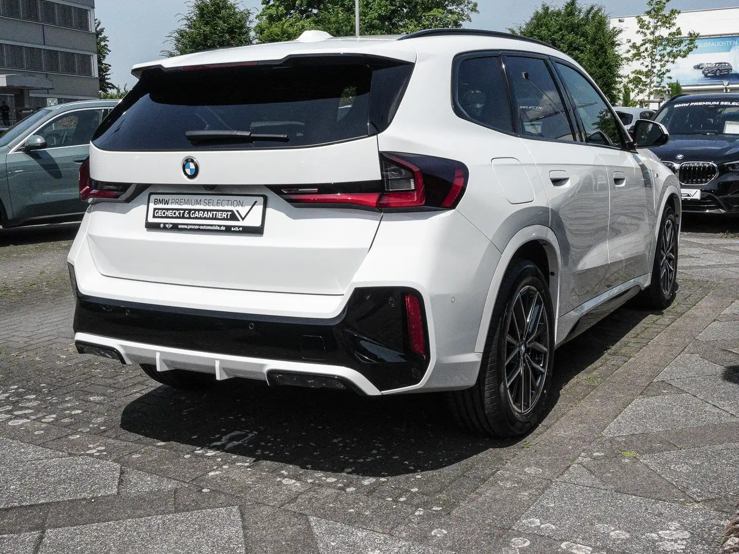 BMW X1 sDrive18d MSport+AHK+DAB+PANO+RFK+DRIVASS+ Weiß - 2