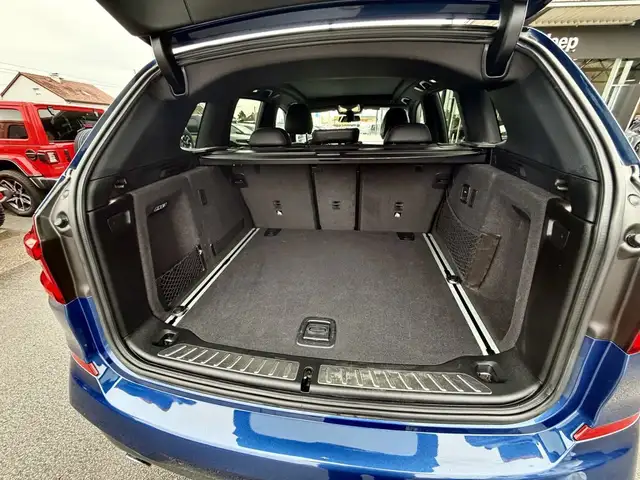 BMW X3 view 8