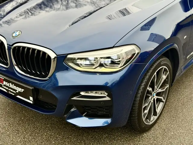 BMW X3 view 3