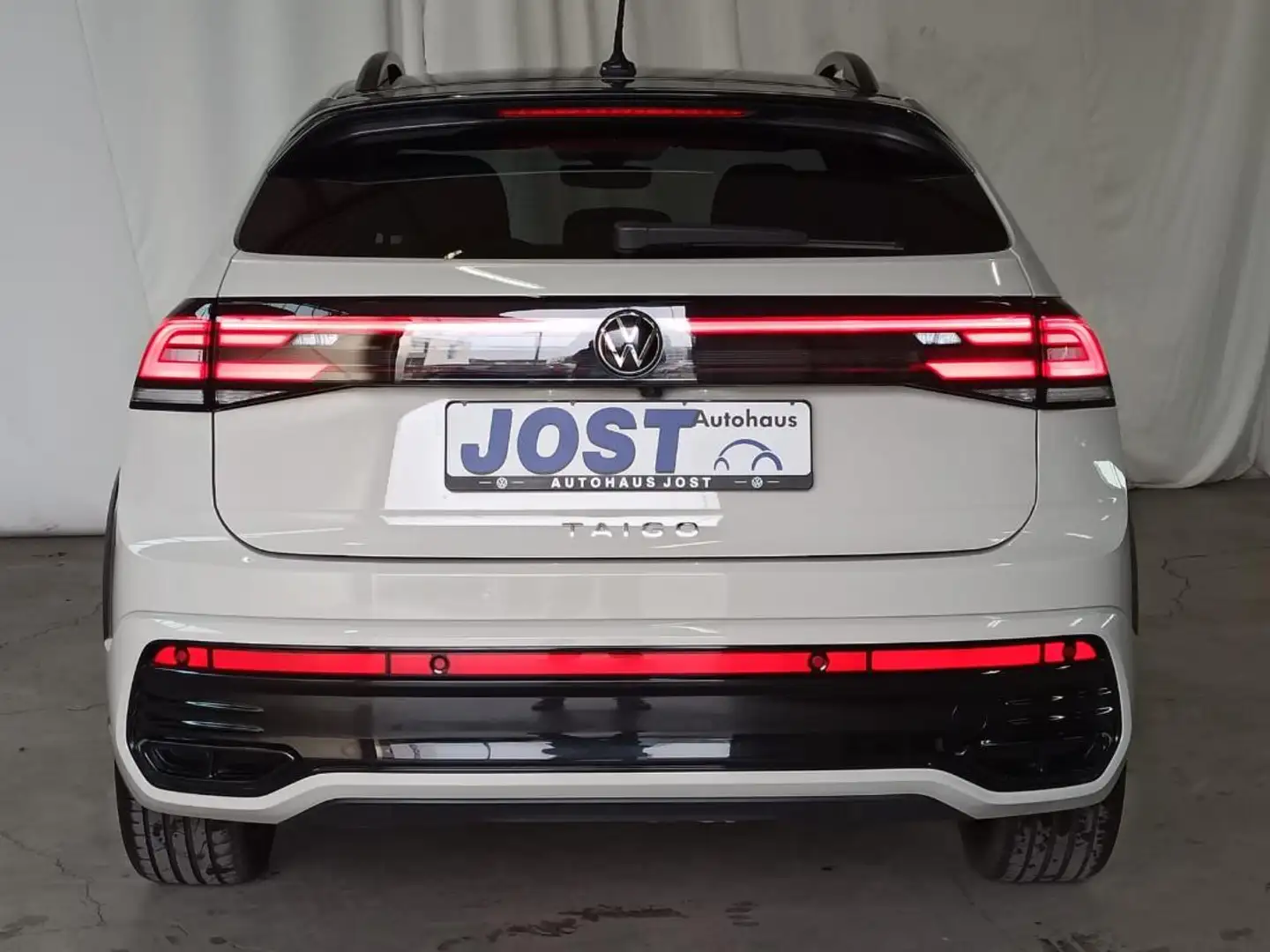 Volkswagen Taigo R-Line 1.5 TSI DSG Black Style Navi/MatrixLED/Kessy/Kamera/LM18/ACC Grau - 1