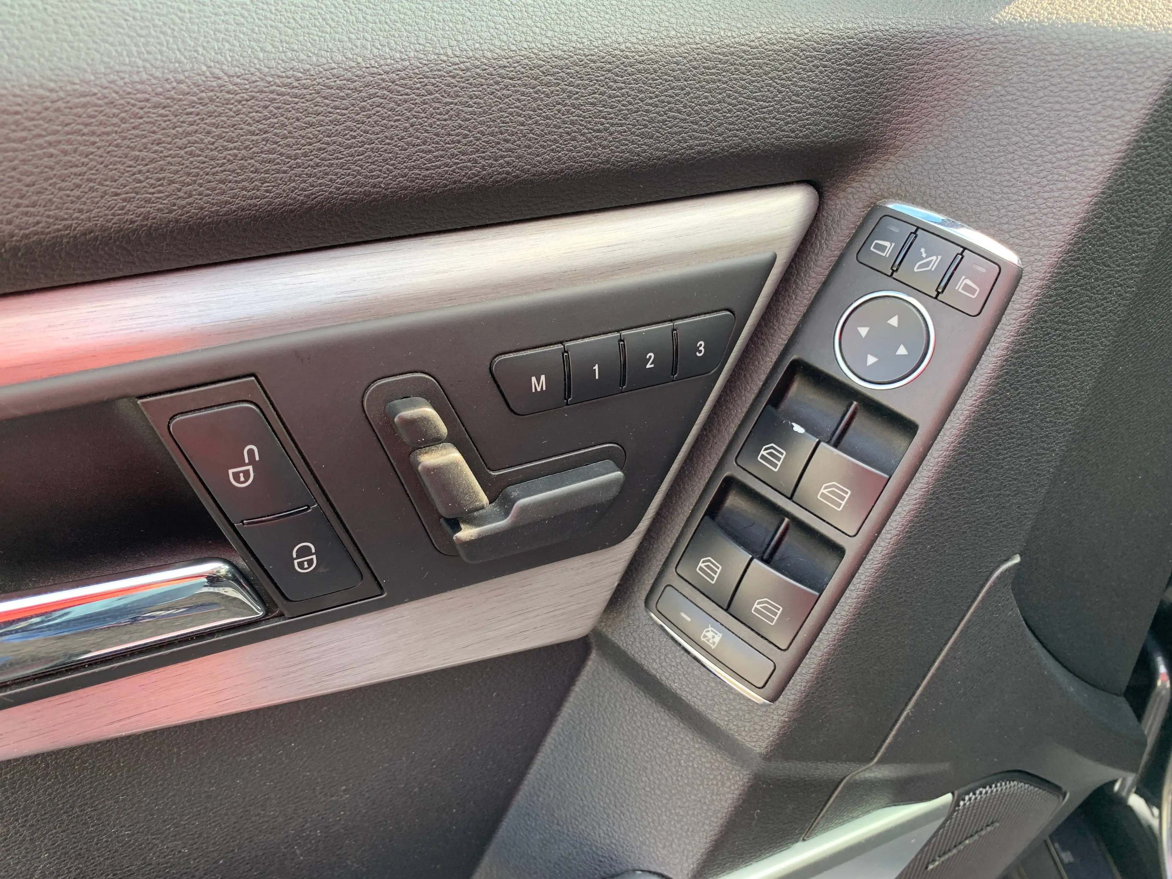 Mercedes-Benz GLK 350 GLK 350 V6  4Matic (4x4)-Leder-AHK-Automat-Panoramadach — photo 14