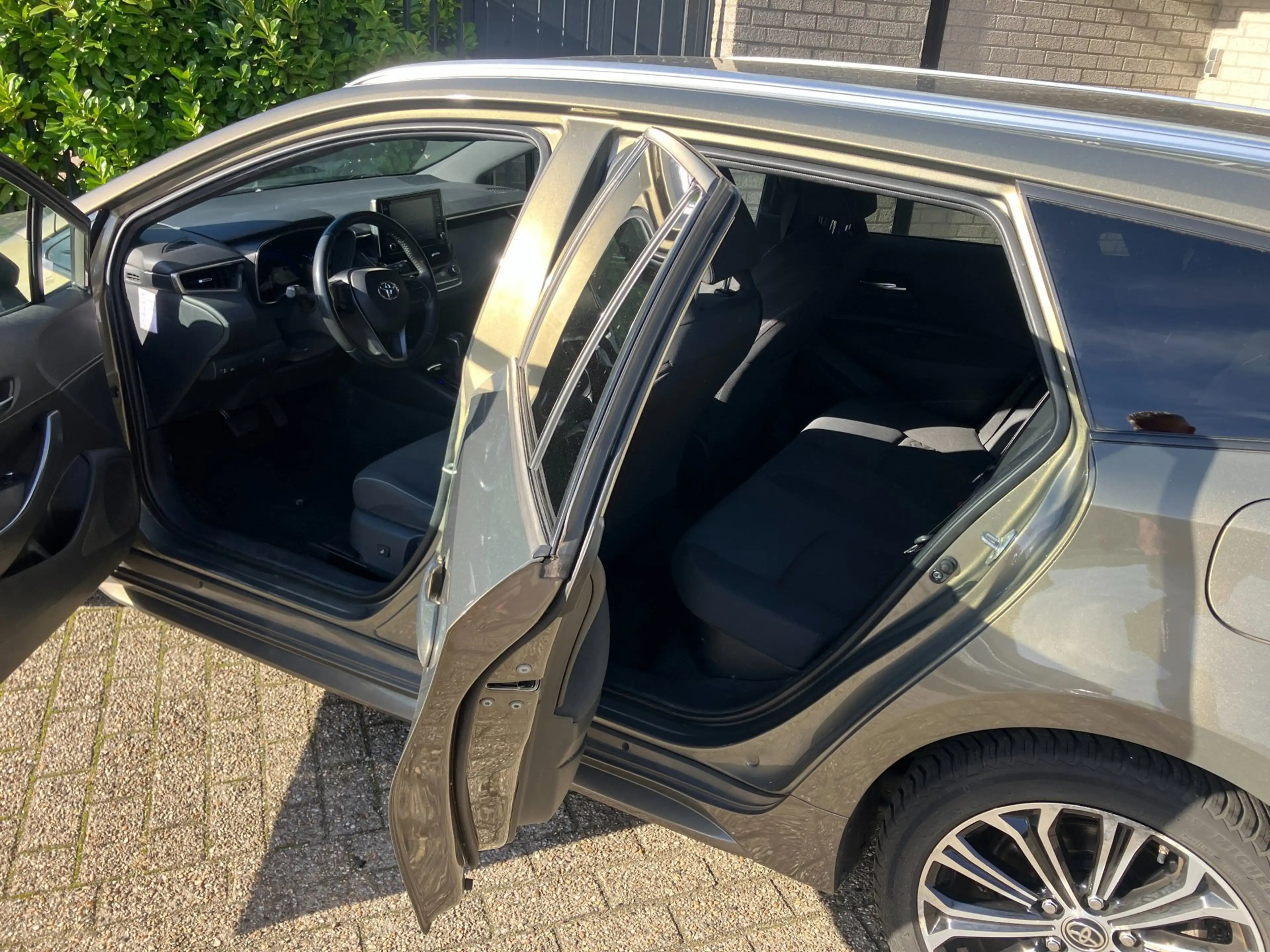 Toyota Corolla Touring Sports 2.0 Hybrid Business Plus / BTW INCL — photo 6