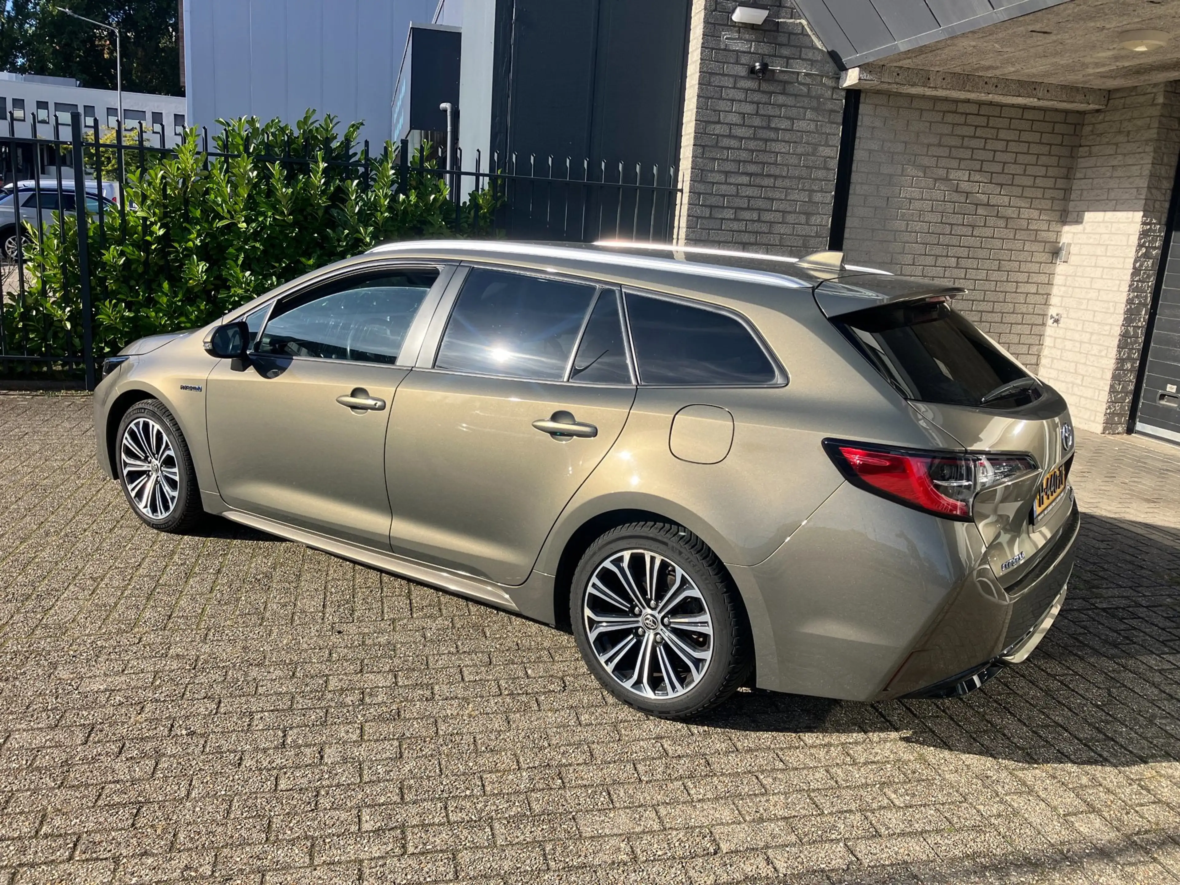 Toyota Corolla Touring Sports 2.0 Hybrid Business Plus / BTW INCL — photo 2