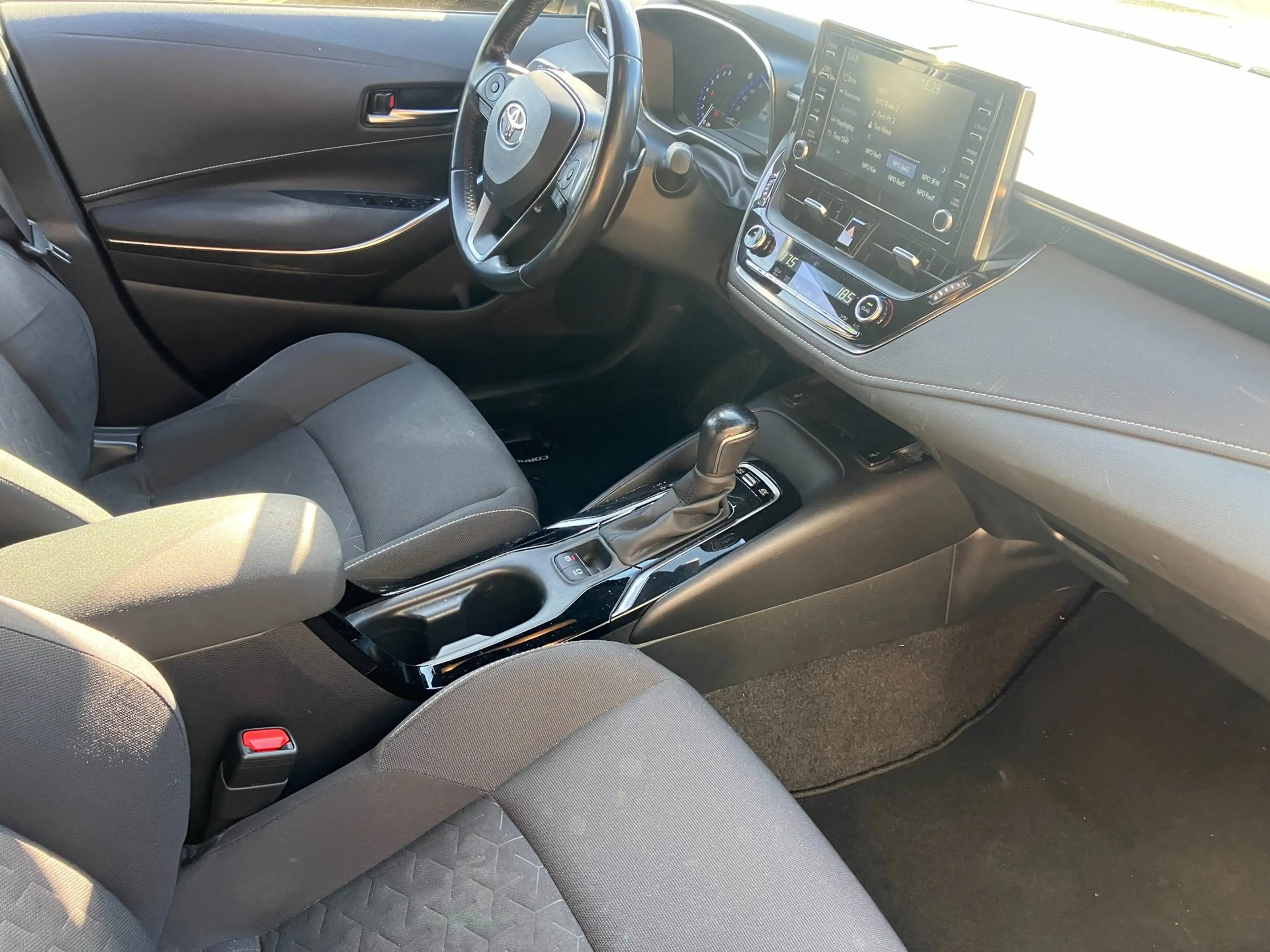 Toyota Corolla Touring Sports 2.0 Hybrid Business Plus / BTW INCL — photo 15