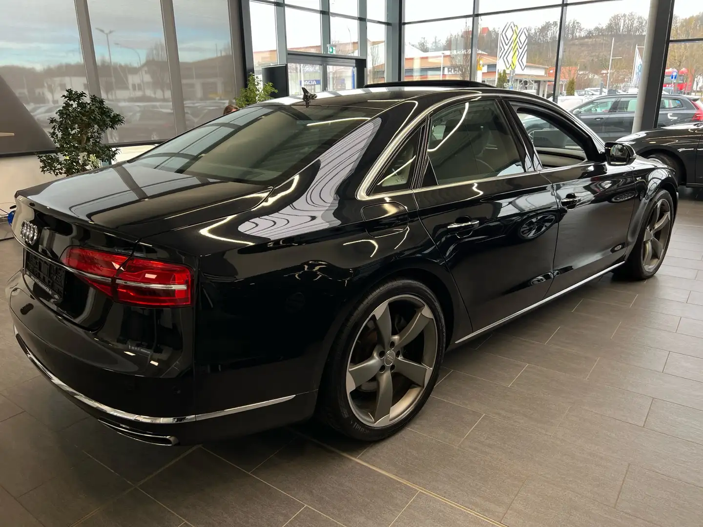 Audi A8 4.2 TDI DPF (clean diesel) quattro tiptronic - 2