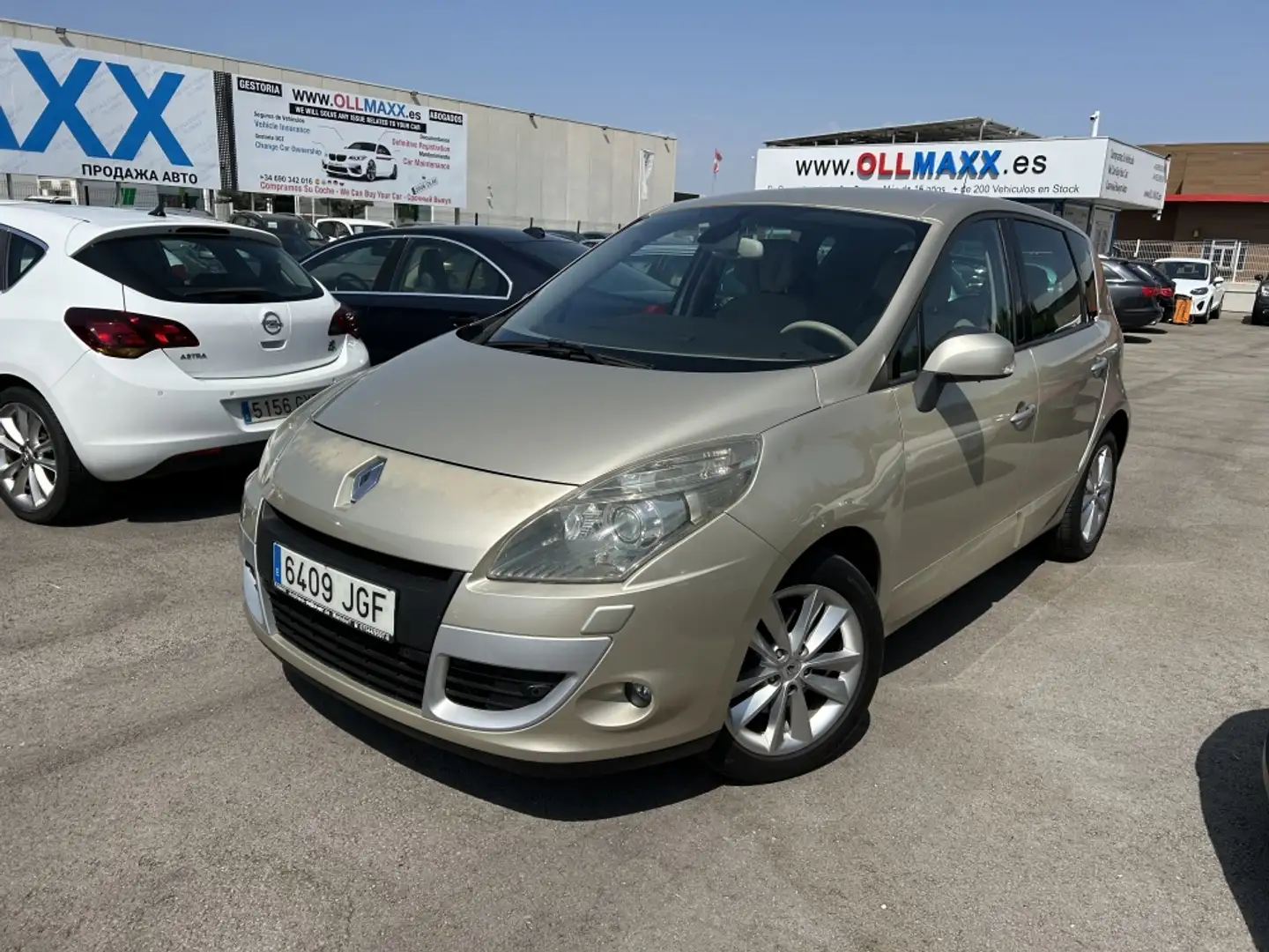Renault Grand Scenic 2.0 Privilege CVT Beige - 2