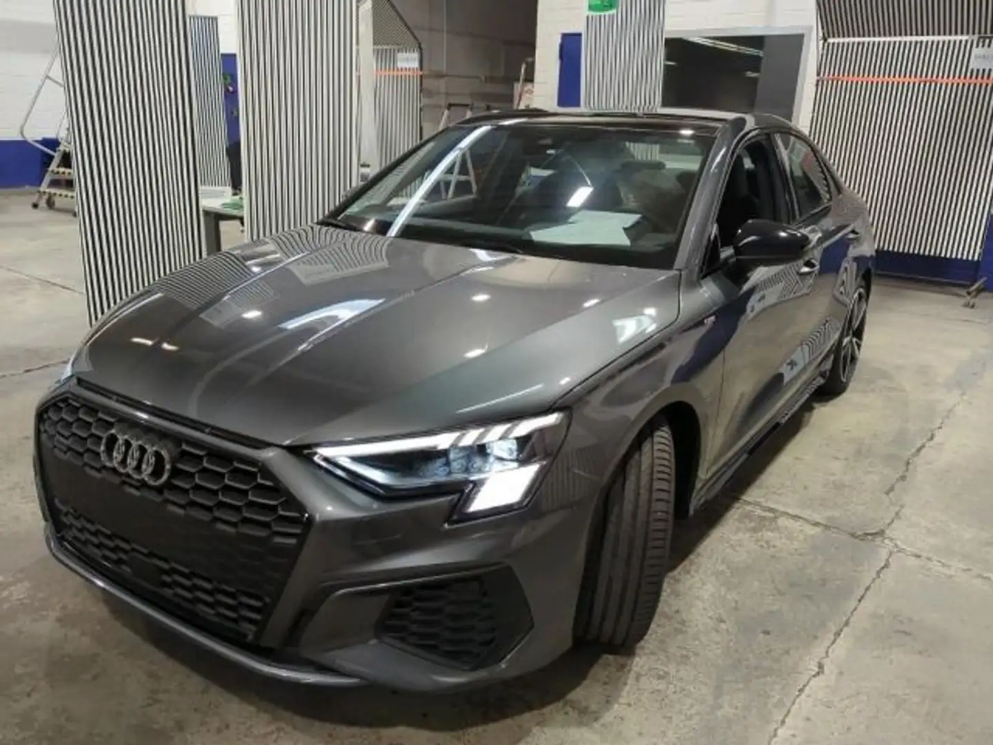Audi A3 40 TFSI quattro S tronic S-LINE PAN Grau - 2
