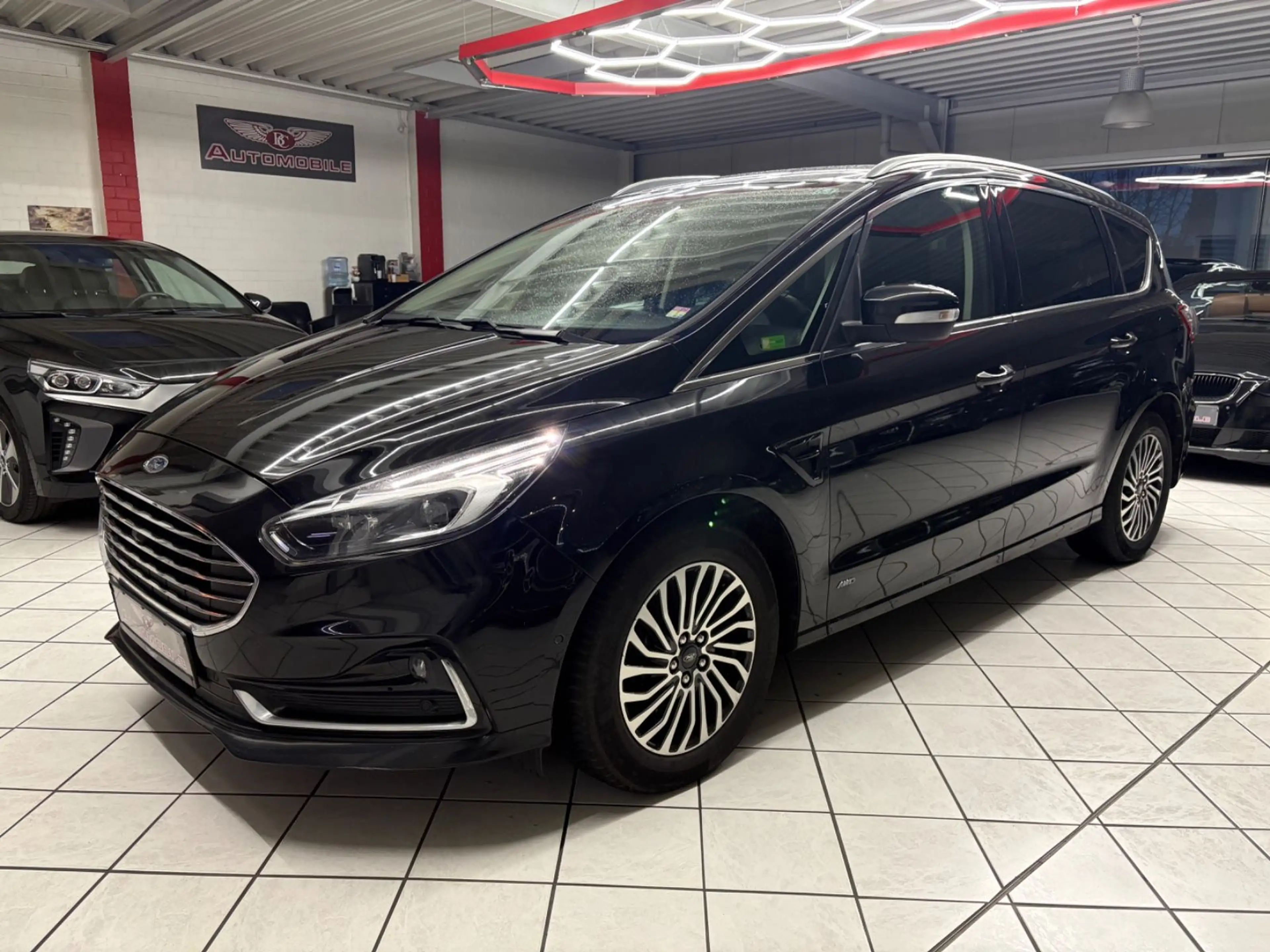 Ford S-Max S-MAX Titanium 2.0 AWD LED AHK KAMERA 7 SITZER