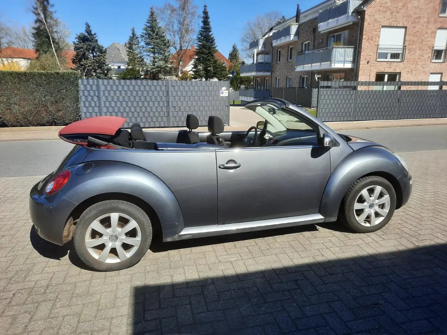 Volkswagen New Beetle 1.6 Cabrio Gris - 1