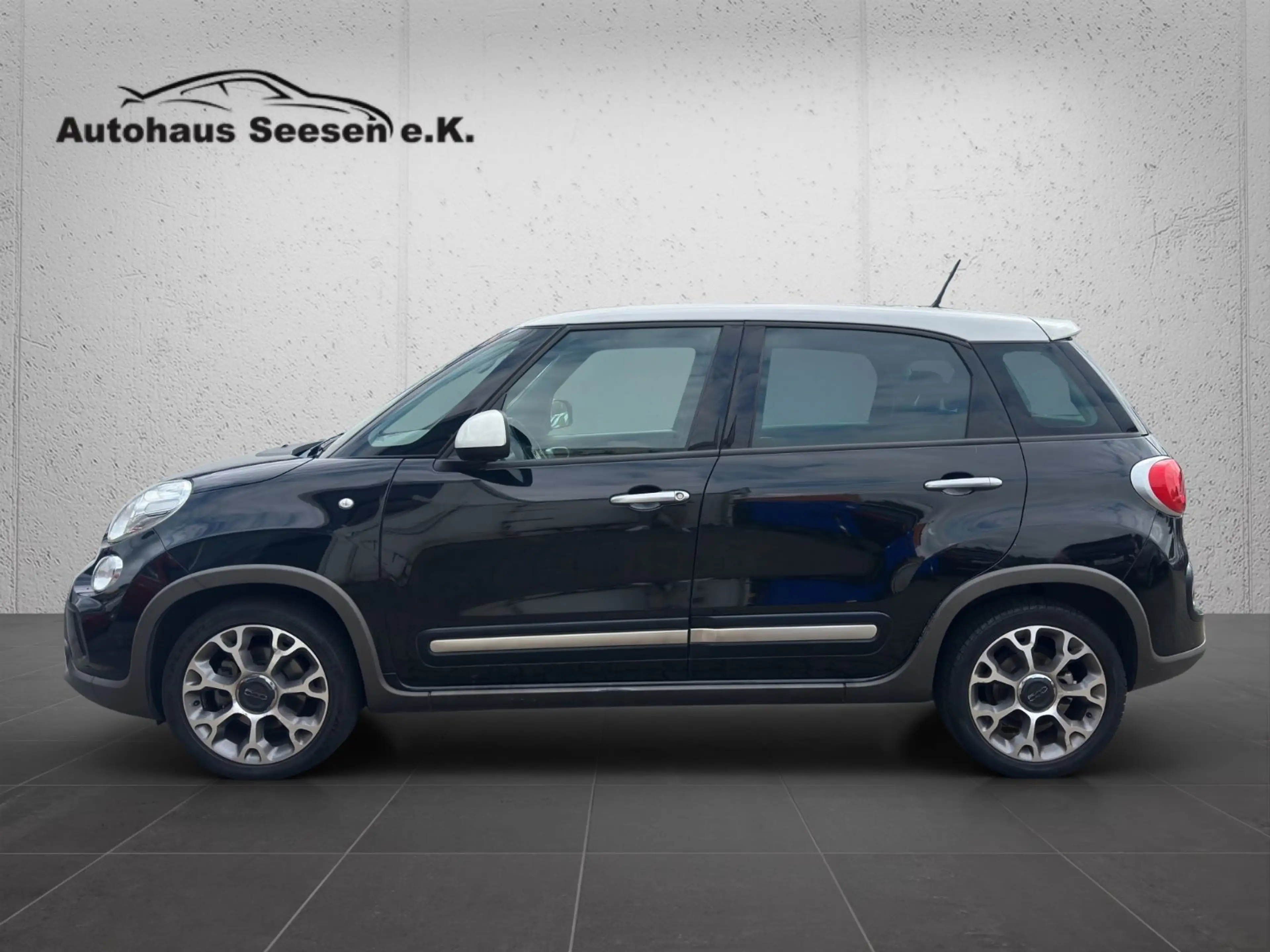 Fiat 500L 500L Trekking Rock N Road Edition*Navi*PDC* — photo 4