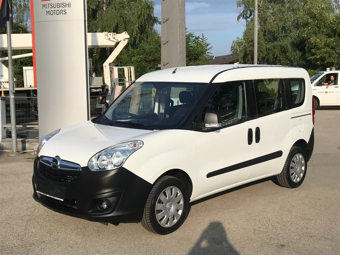 Opel Combo Tour Cosmo L1H1 1,4 Ecotec S&S Weiß - 1