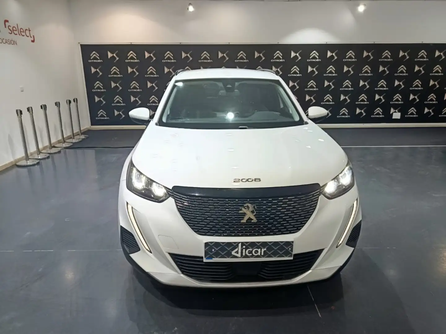 Peugeot 2008 1.2 PureTech S&S Allure 100 Weiß - 1