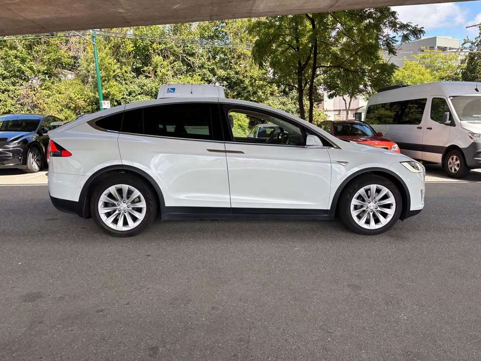 2016 Tesla Model X MODEL X | 60D — снимка 1