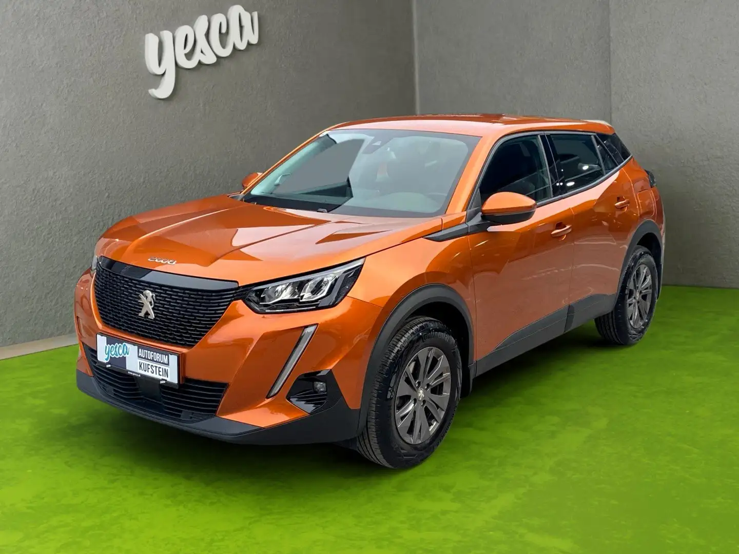 Peugeot 2008 Active Pack PT 100, wenig KIlometer Orange - 1
