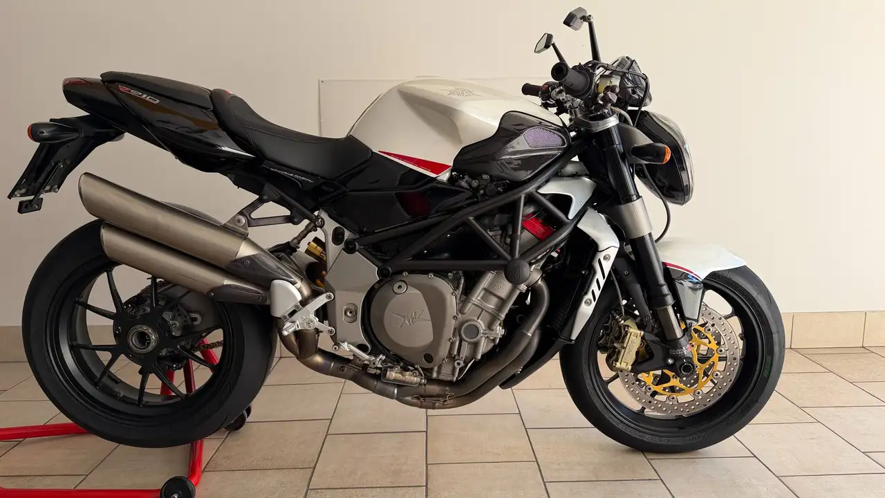 MV Agusta Brutale 910
