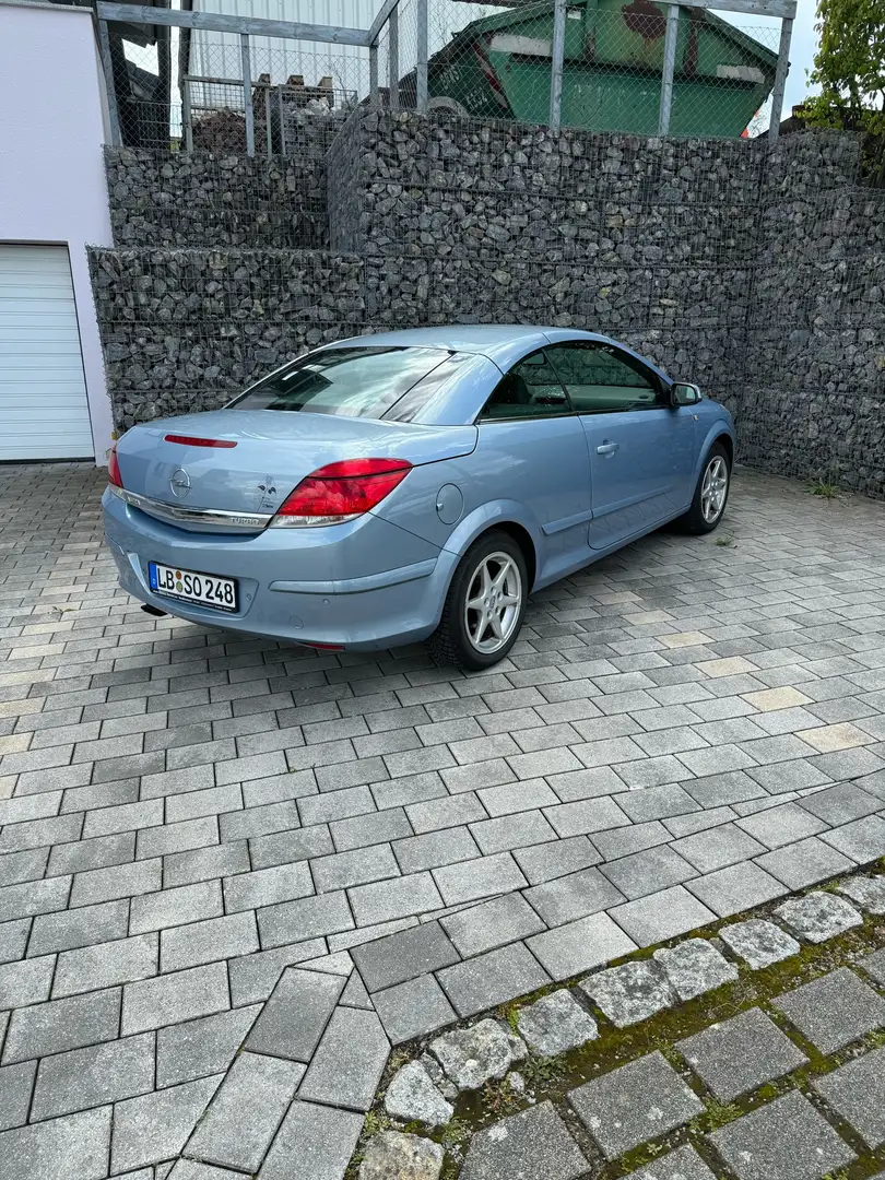 Opel Astra TwinTop Blau - 2