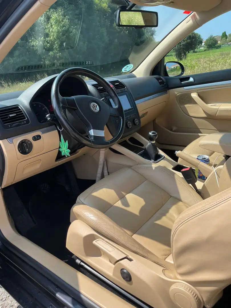 Volkswagen Golf 1.6 FSI Sportline - 1