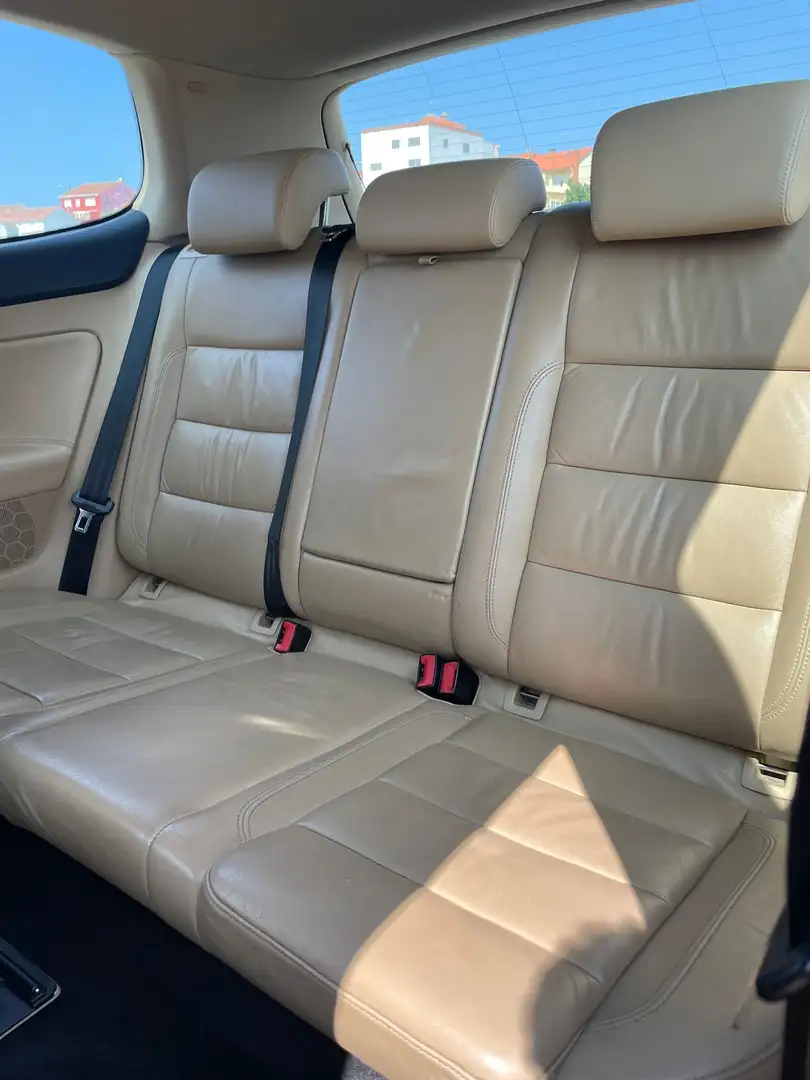 Volkswagen Golf 1.6 FSI Sportline - 2