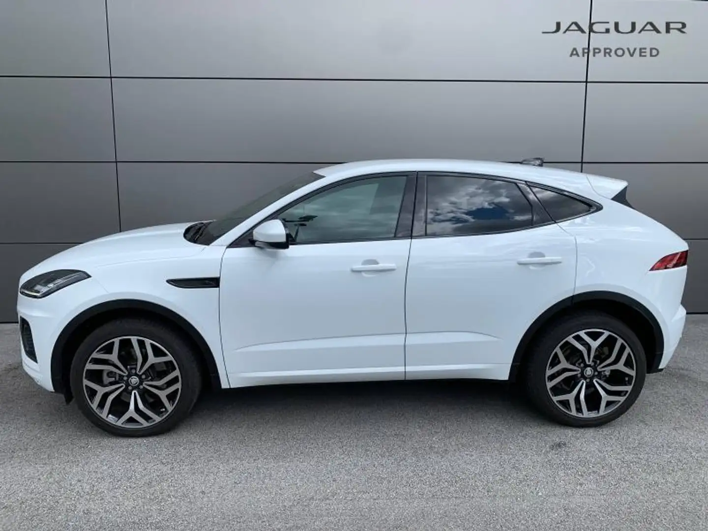 Jaguar E-Pace P200 FlexFuel MHEV 200ch R-Dynamic S - 2