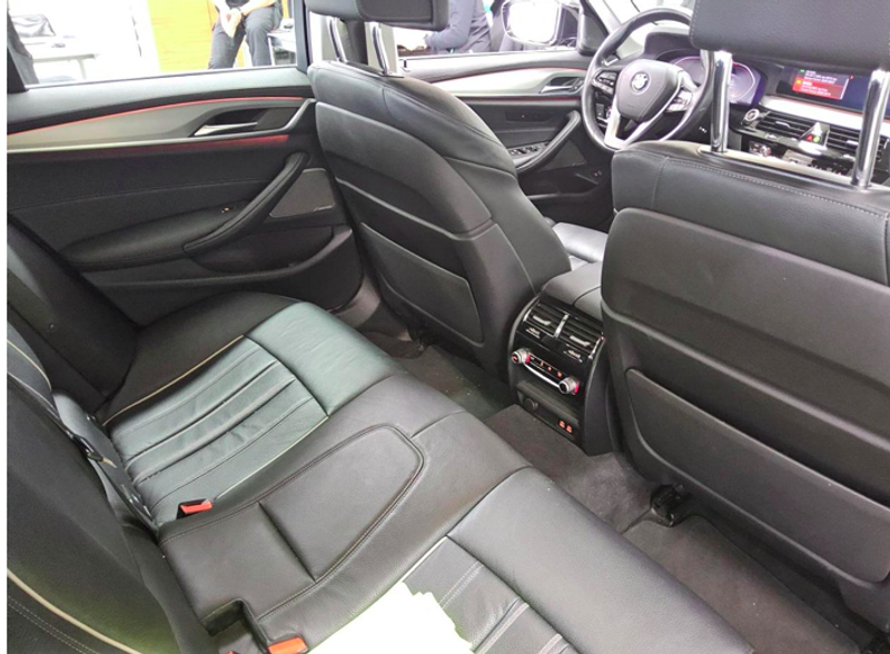 BMW 530 d xDrive Luxury Line AHK/HUD/ACC/H-KARDON/ — photo 8