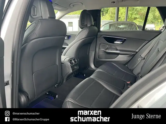 Mercedes-Benz 300 view 11