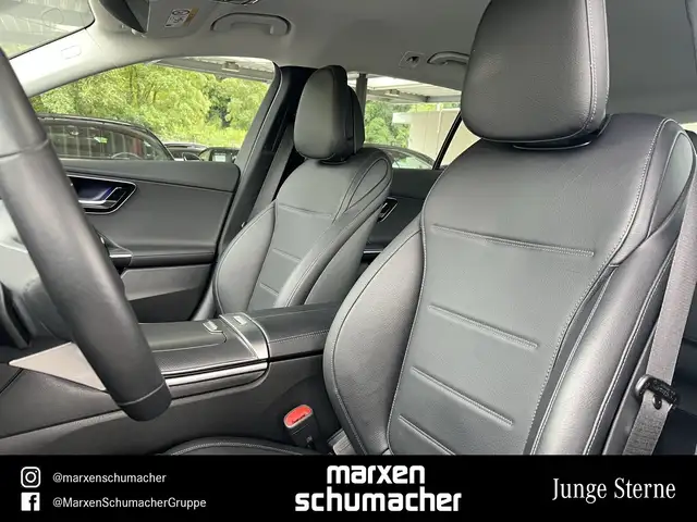 Mercedes-Benz 300 view 9