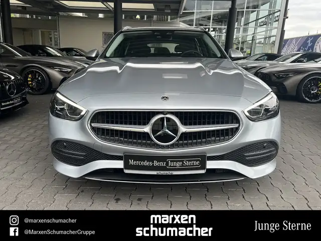 Mercedes-Benz 300 view 2
