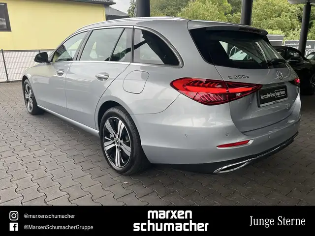 Mercedes-Benz 300 view 6