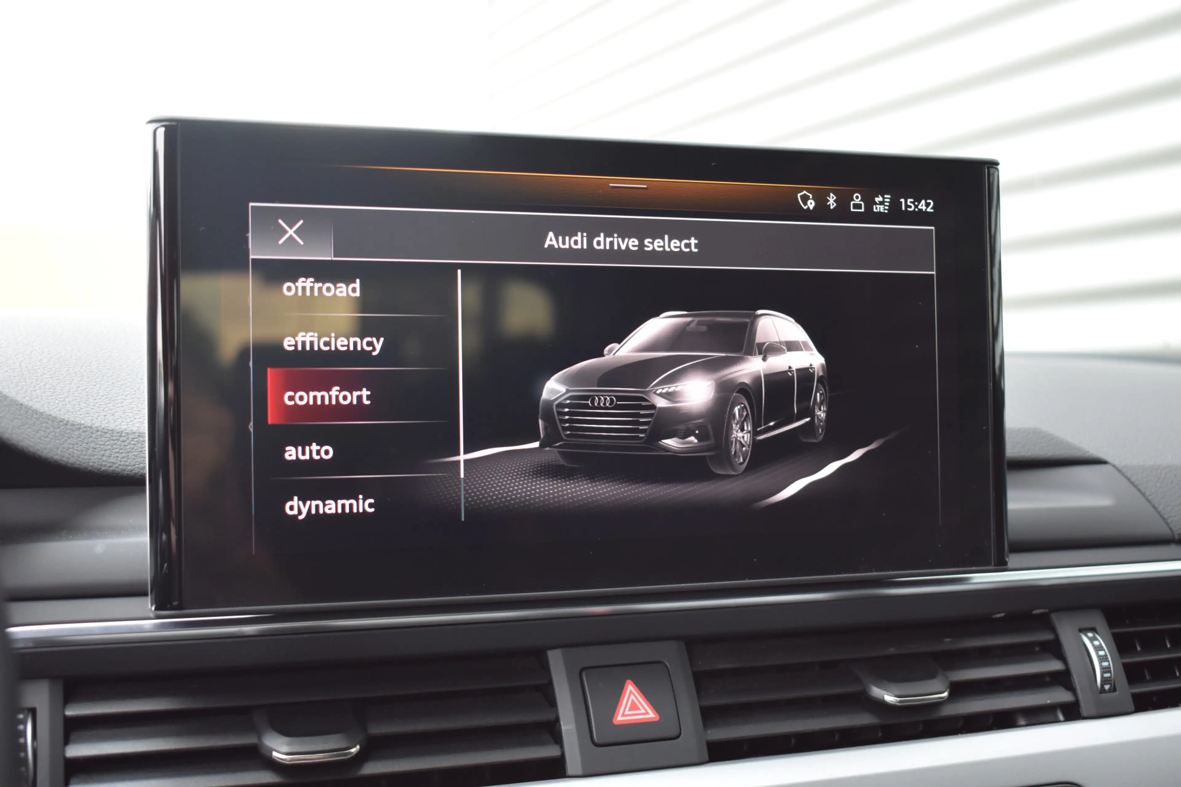 Audi A4 allroad 2.0 40 TDI quattro Matrix-LED | B&O | Pano | Elek. — photo 21