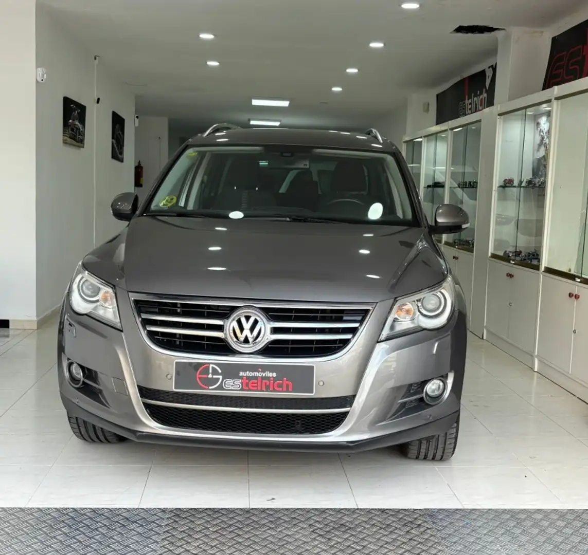 Volkswagen Tiguan Todoterreno Automático de 5 Puertas Gris - 2