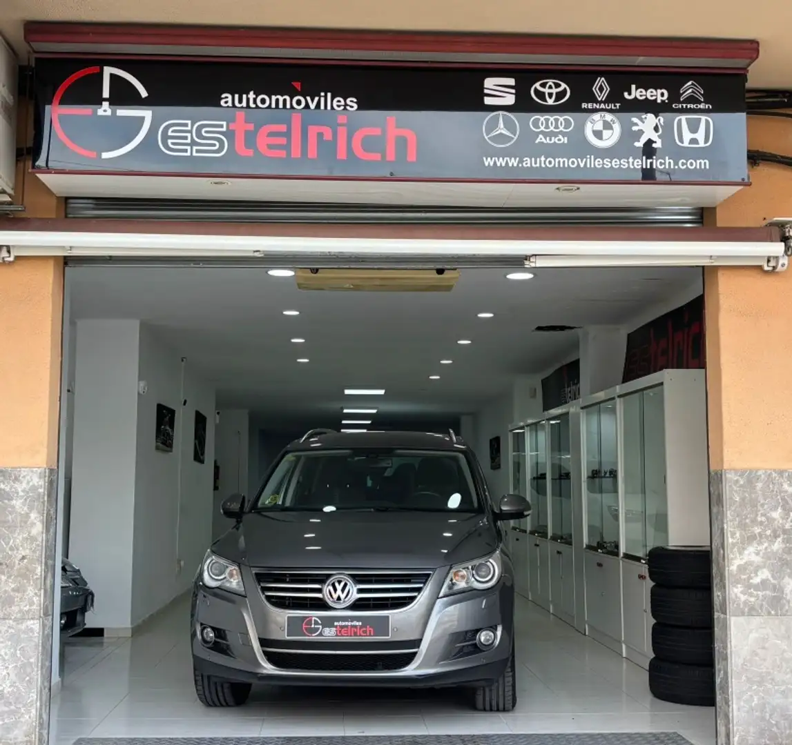 Volkswagen Tiguan Todoterreno Automático de 5 Puertas Gris - 1