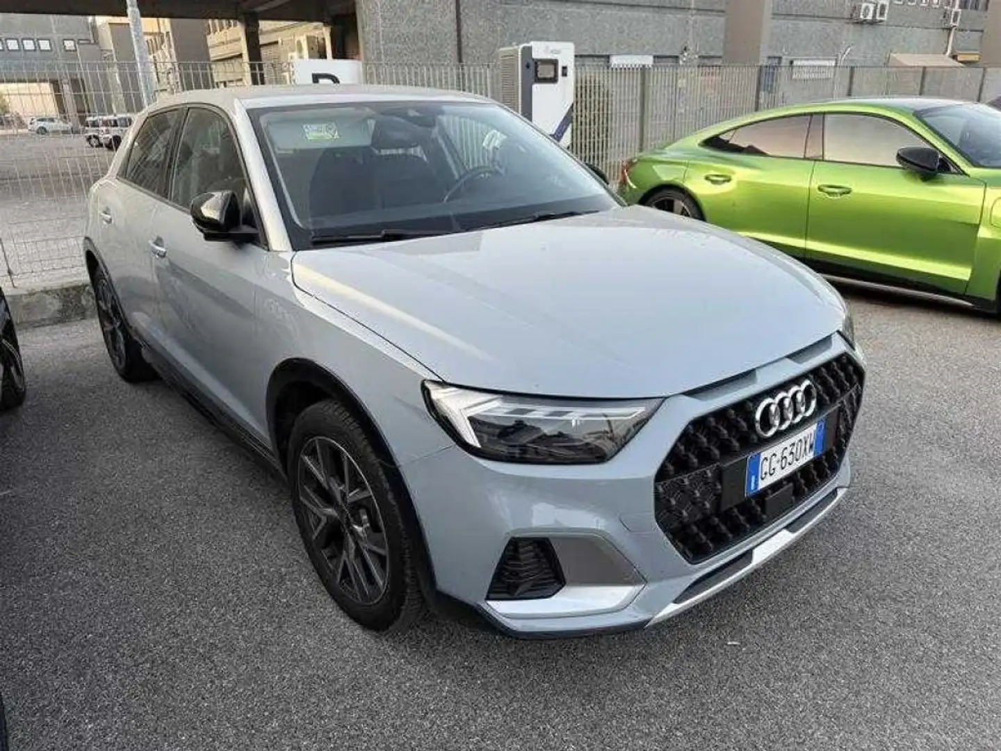 Audi A1 citycarver 30 TFSI Admired Grijs - 1