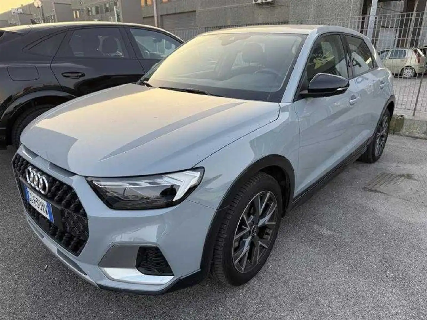 Audi A1 citycarver 30 TFSI Admired Grijs - 2