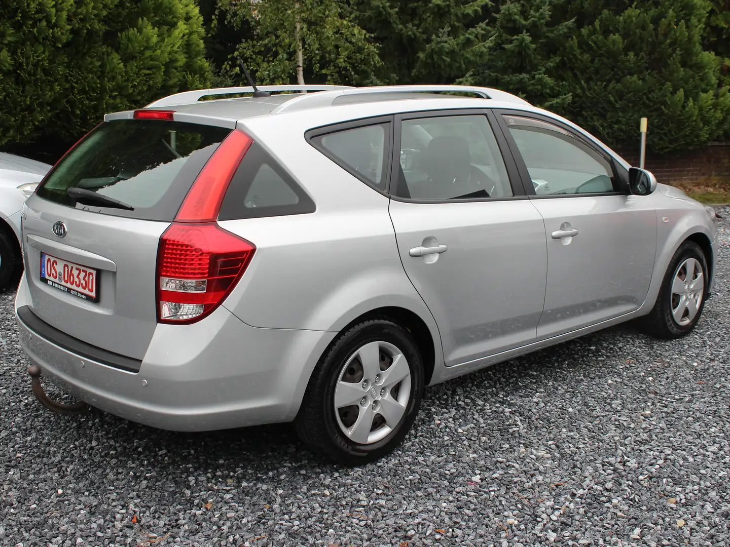 Kia Ceed / cee'd 1.6 125PS*AHK*HU.AU.NEU*Finanazierung* Gris - 2