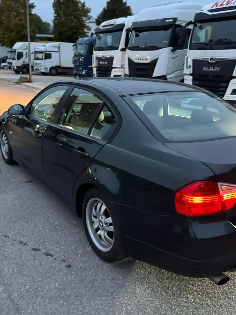 BMW 318 Baureihe 3 Lim. 318i Grün - 2