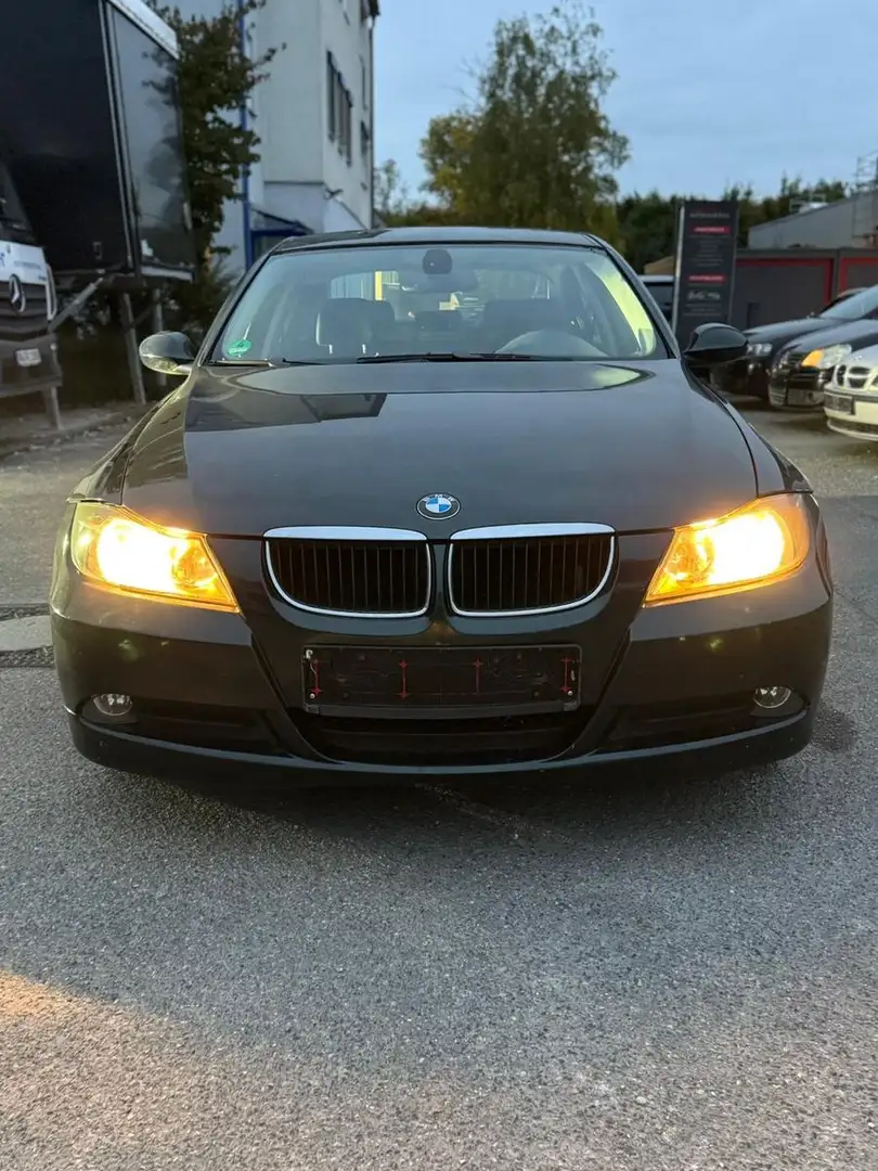 BMW 318 Baureihe 3 Lim. 318i Grün - 1