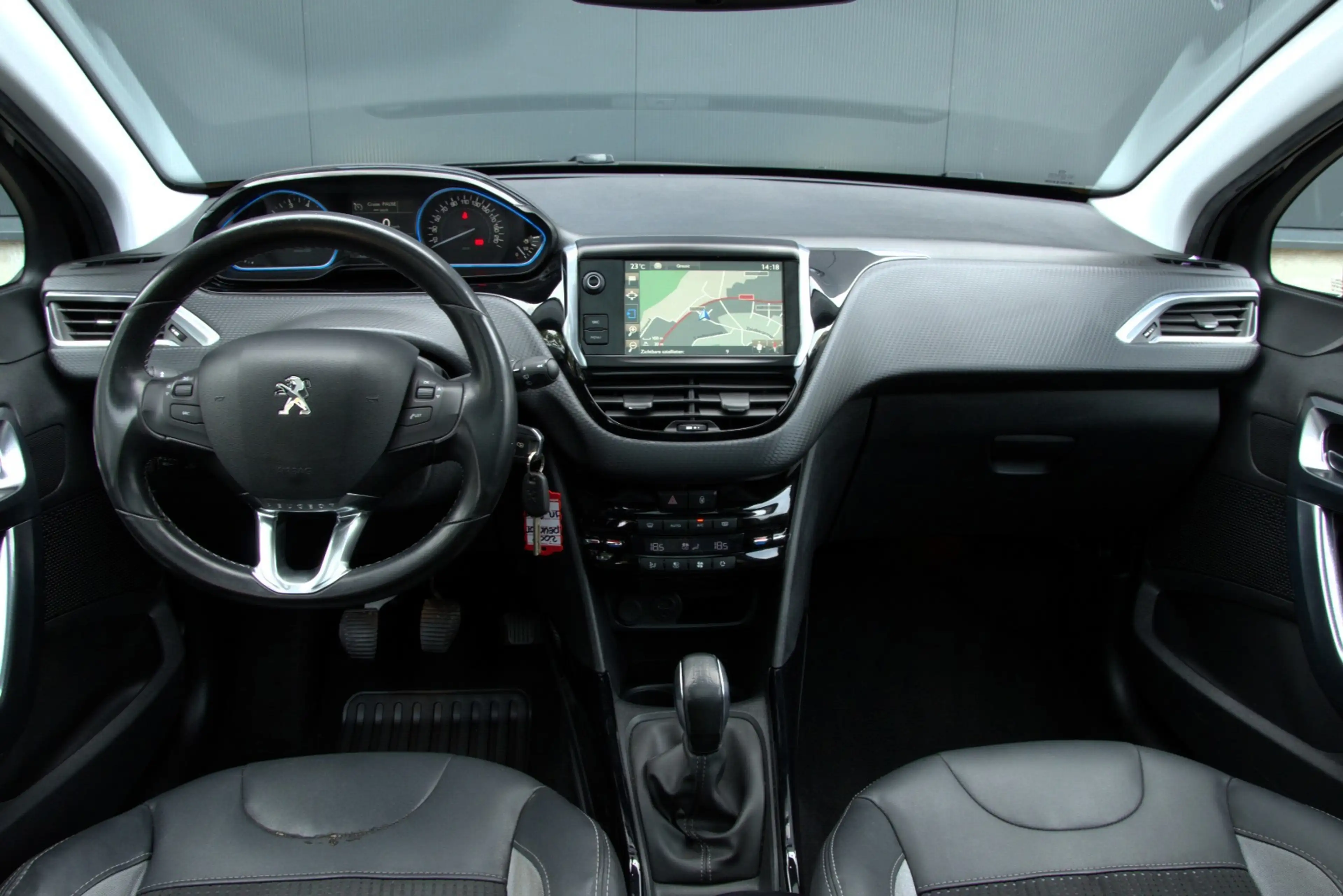 Peugeot 2008 1.2 PureTech Allure ,NAP, 1ste eign. Pano, Navi, C — photo 12