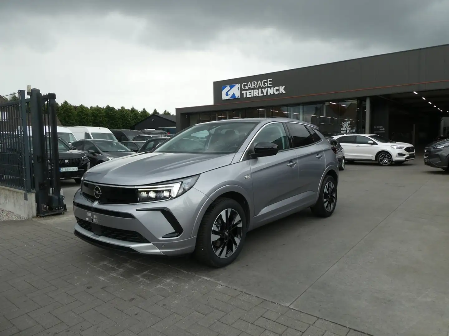 Opel Grandland 1.2 i benzine 130pk Business Luxe Camera (08095) Grijs - 2