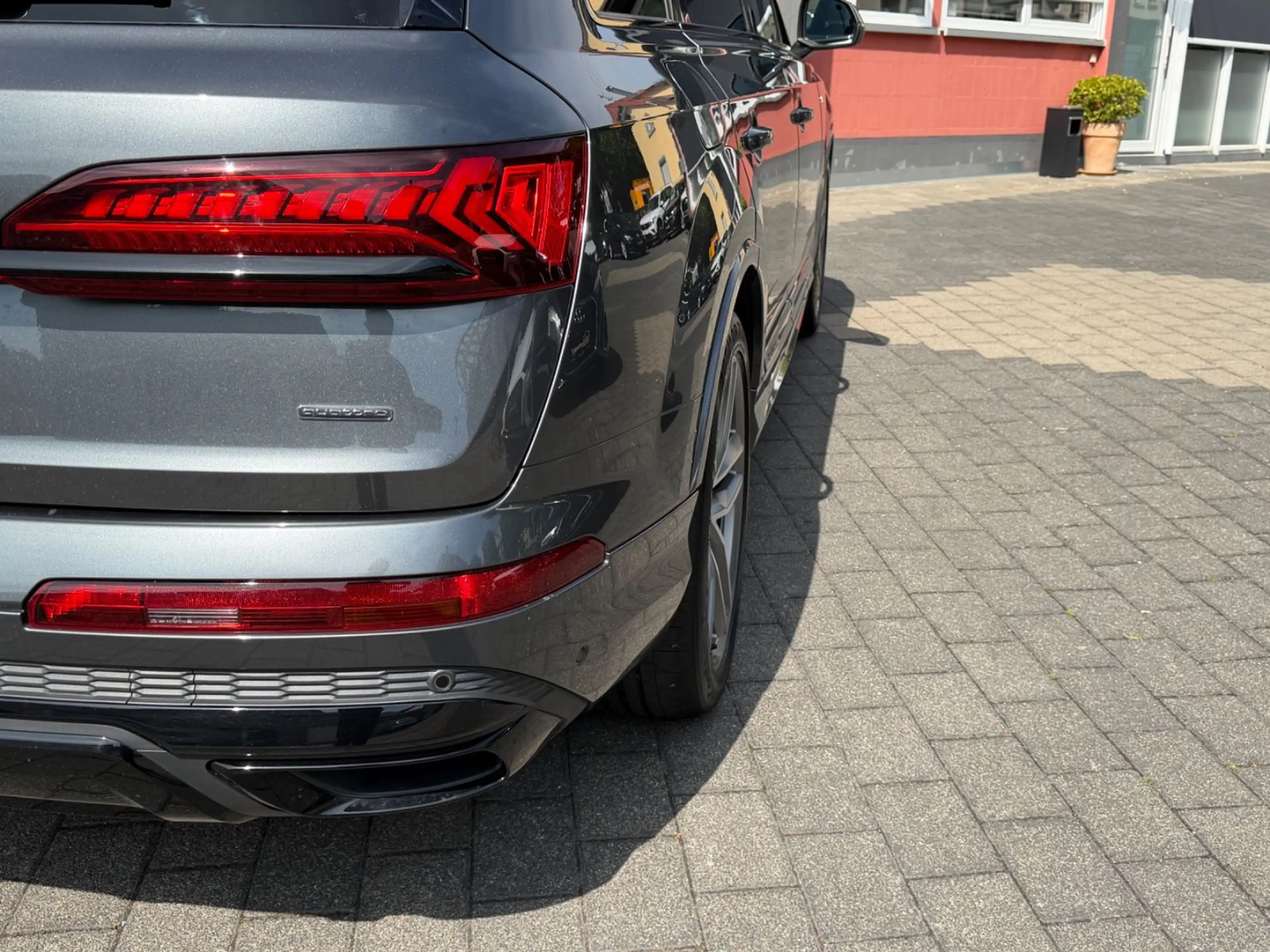 Audi Q7 50 TDI quattro S line*NAVI*LED*LUFT*B&O* — photo 7