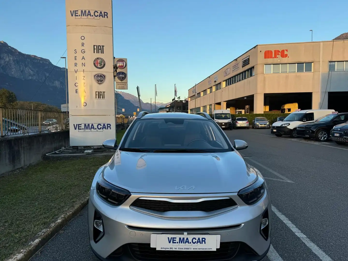 Kia Stonic Stonic 1.2 MPI Style KM4200 !!! Special Edition Gris - 2