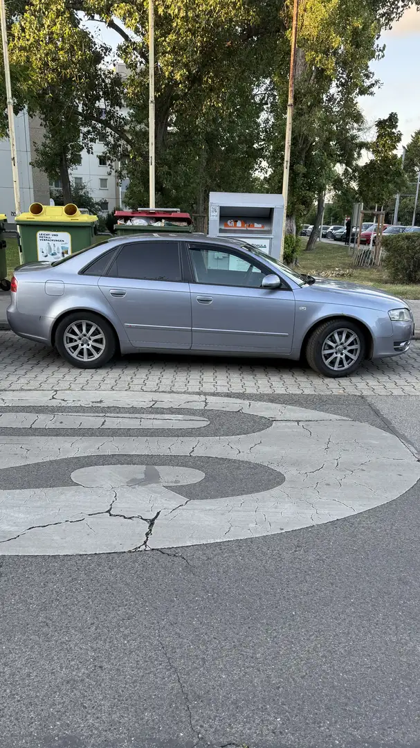 Audi A4 8E 2.0 TDI S-Line EXPORT Grau - 2