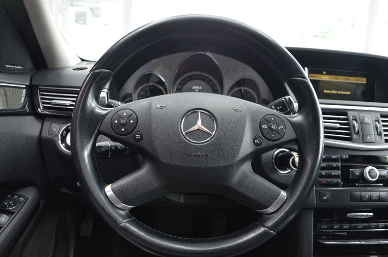 Mercedes-Benz E 350 CDI AVANTGARDE*AUTOMATIK*LEDER*AHK* — photo 12