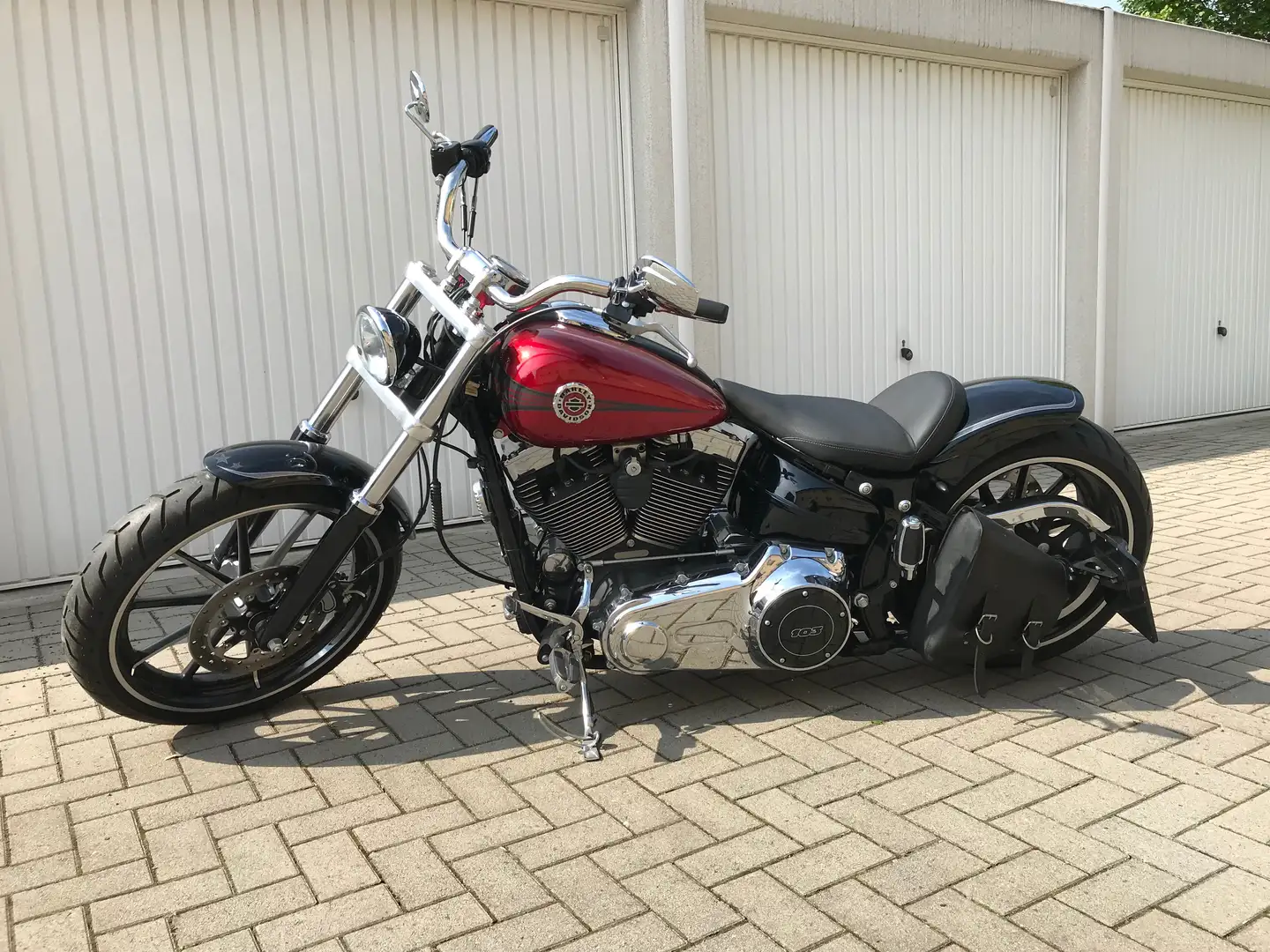 Harley-Davidson Breakout FXSB Noir - 2