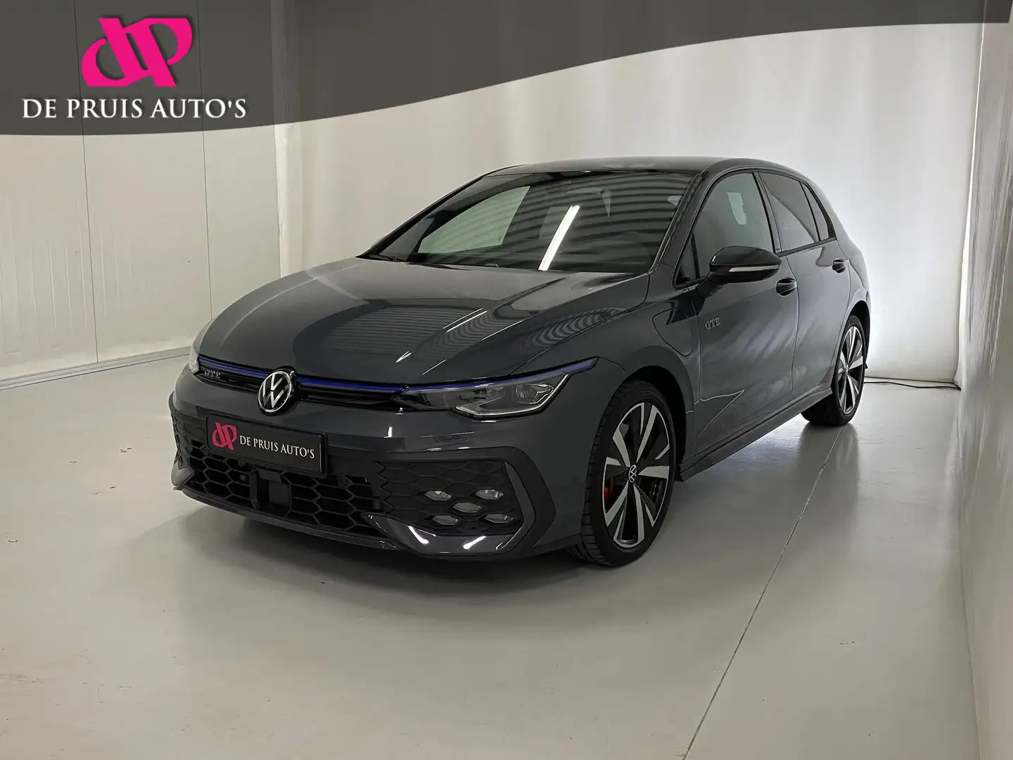 Volkswagen Golf GTE 272PK Matrix IQ LIGHT 18 Inch Head Up Trekhaak 360 Grijs - 1